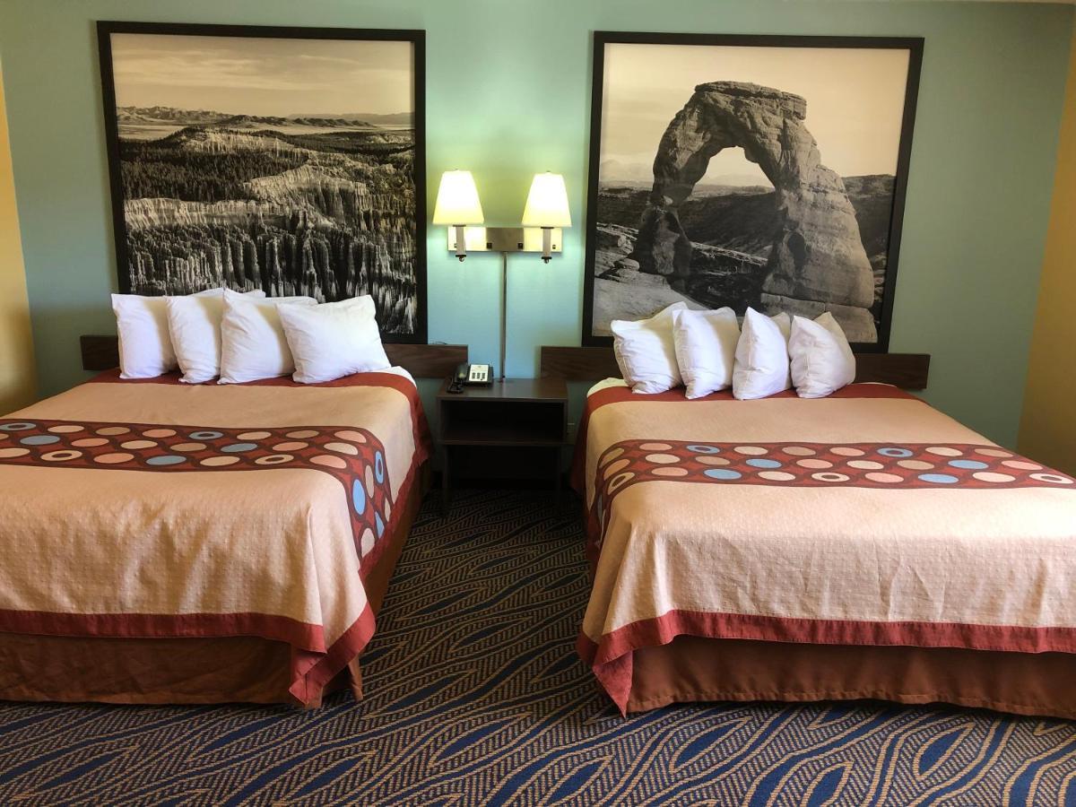 Super 8 By Wyndham Cedar City Extérieur photo