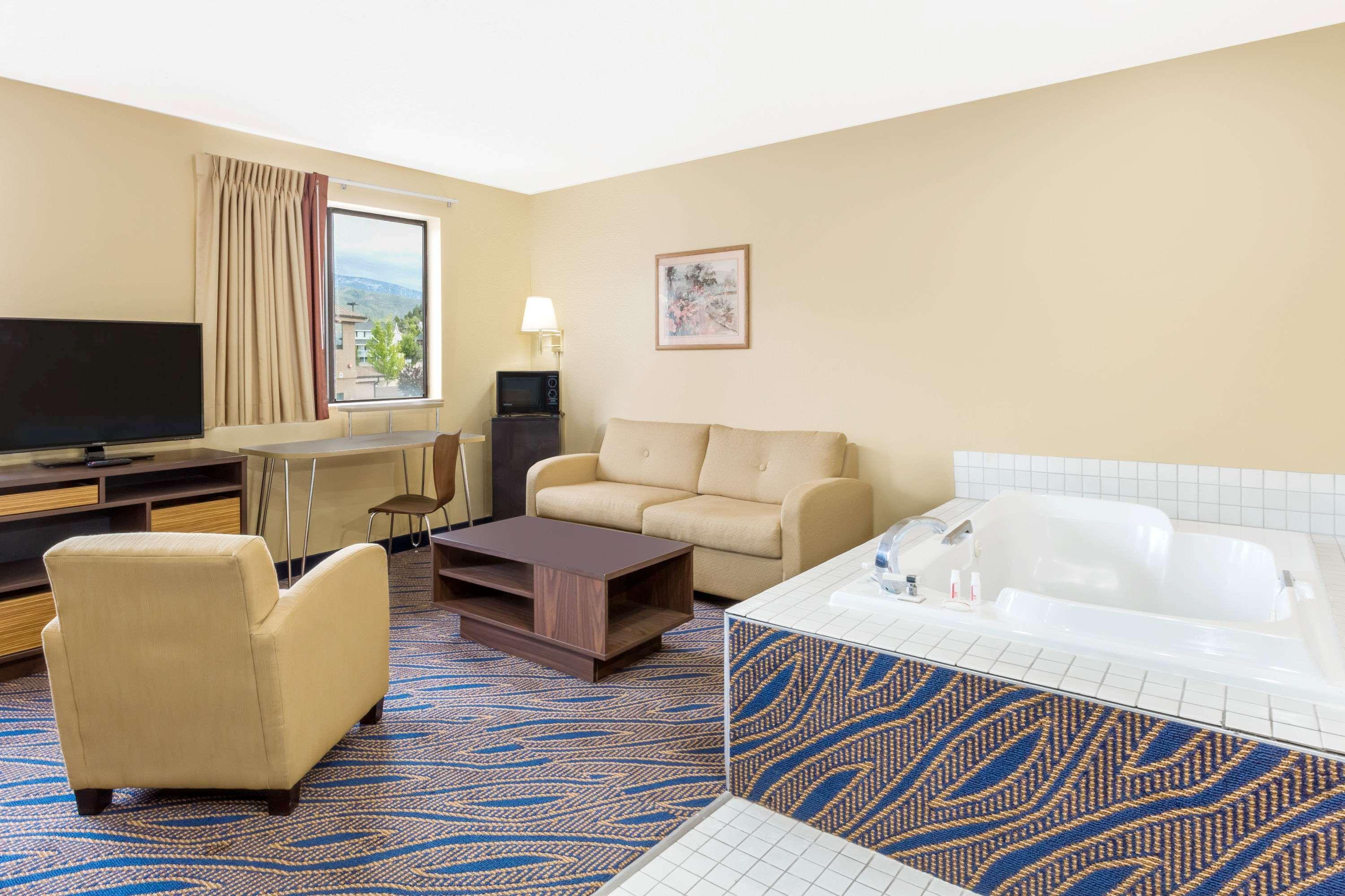 Super 8 By Wyndham Cedar City Extérieur photo